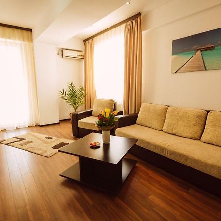 Seascape - Summerland Apartment Mamaia Esterno foto