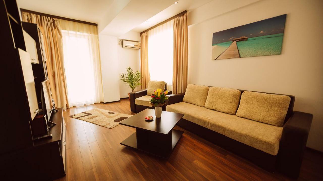 Seascape - Summerland Apartment Mamaia Esterno foto