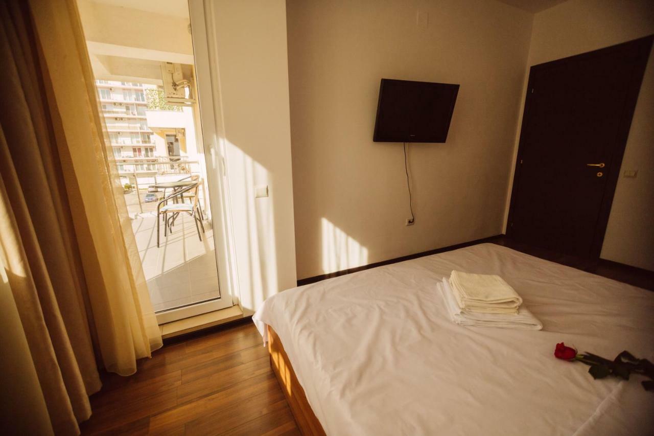 Seascape - Summerland Apartment Mamaia Esterno foto