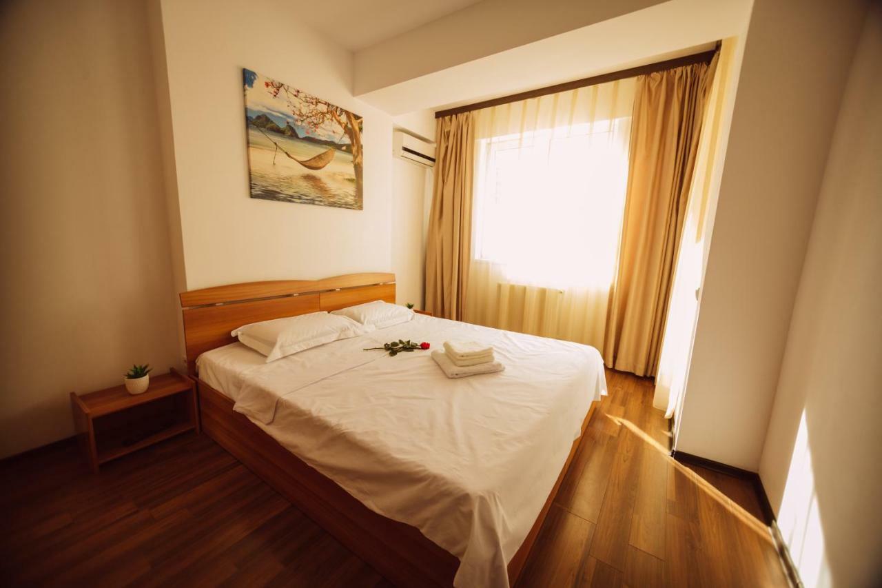 Seascape - Summerland Apartment Mamaia Esterno foto